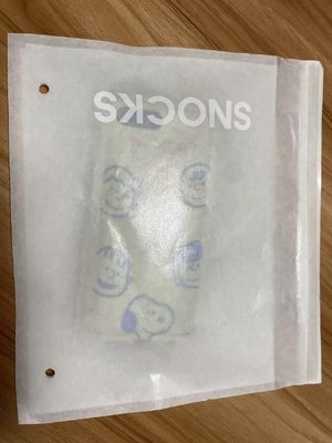 공장 도매 값싼 고급 티셔츠 작은 둥근 구멍을 가진 종이 가방