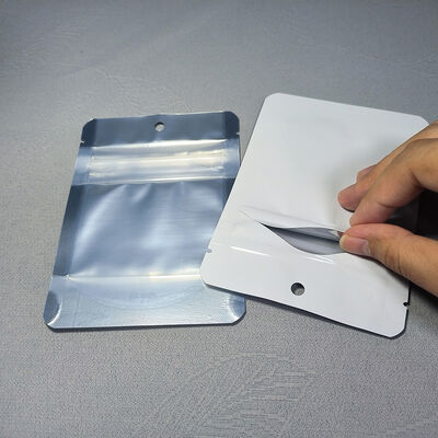 어린이 에 대한 안전성 을 위한 재 닫히는 가방 - 어른 들 에게는 열기 쉽지만 어린이 들 에게는 열기 어렵다